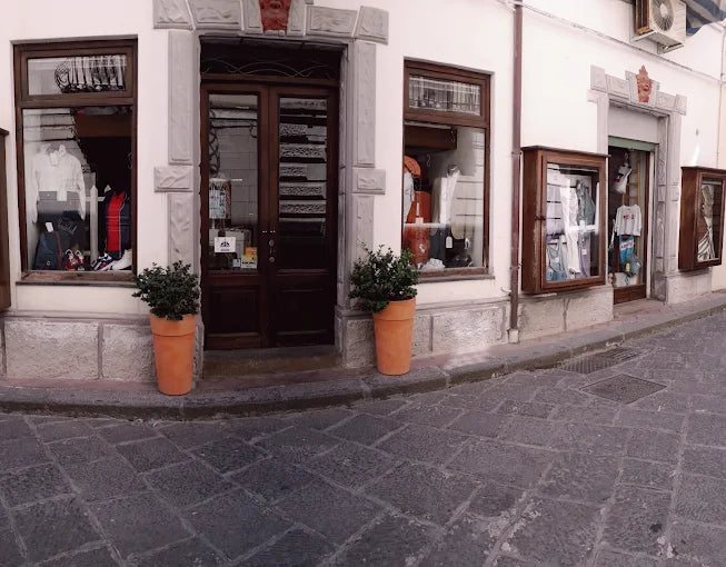 Vetrina interna Il Botteghino — selezione boutique